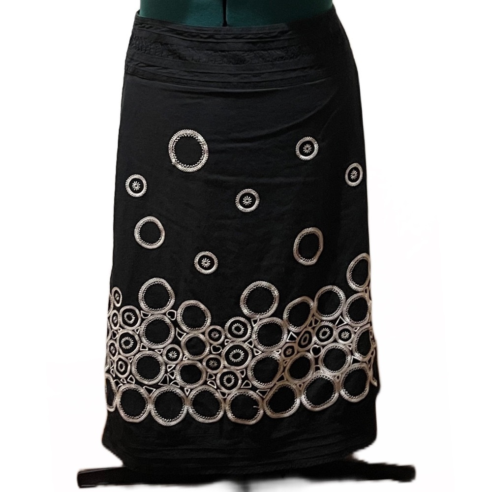 COPY - Chic Black A-Line Skirt with Unique White Embroidery Size 20